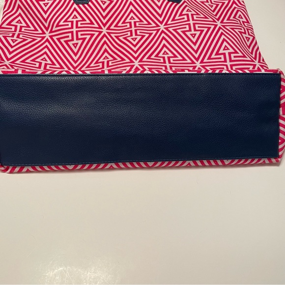 EUC - Clinique Carry All Bag in Pink/Green - Picture 3 of 3